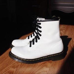 Dr. Martens 1460 Smooth Boots